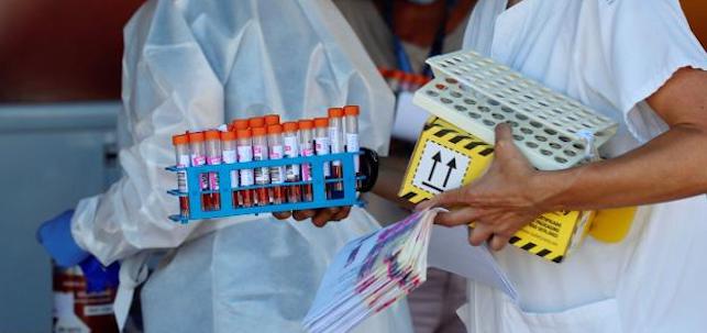 Pruebas de la COVID-19. EFE