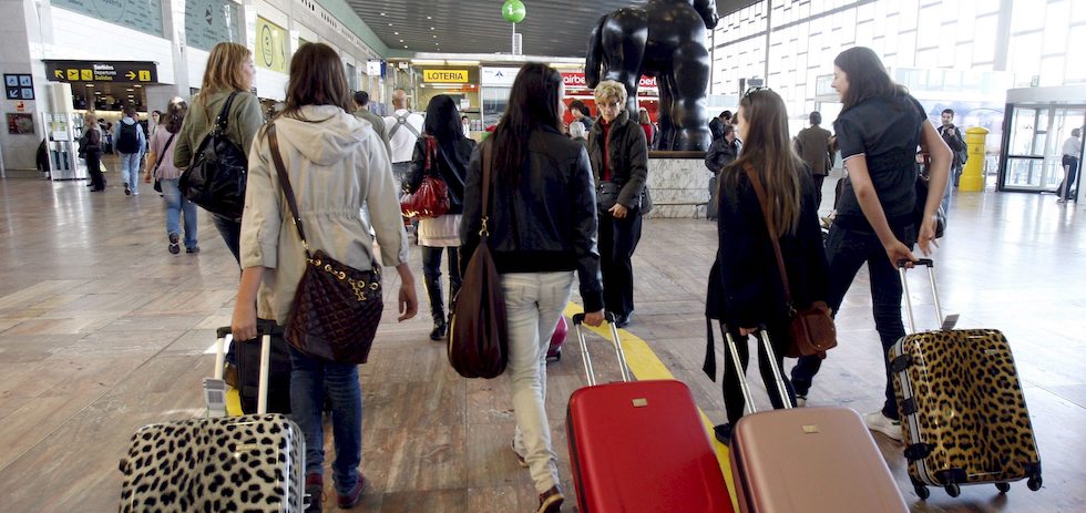 Viajeros en el aeropuerto. EFE