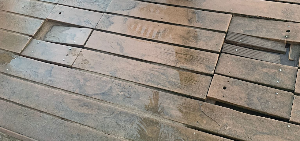 Estado actual de las duchas en las playas de San Bartolomé de Tirajana.