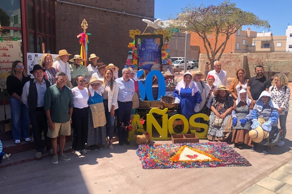 Presentación de las fiestas en honor a la Santísima Trinidad. Carmen Ponte