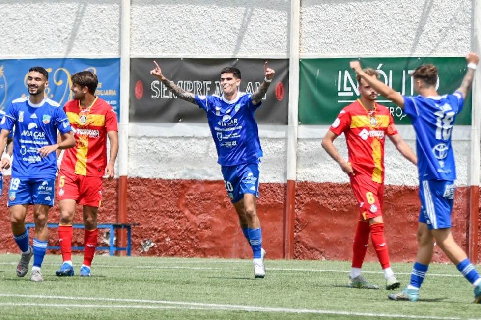 Instantánea del encuentro entre el San Fernando y el Getafe B