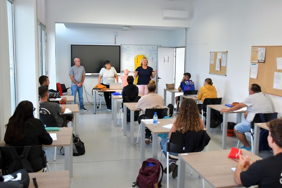 Bienvenida al alumnado del proyecto de socorrismo acuático