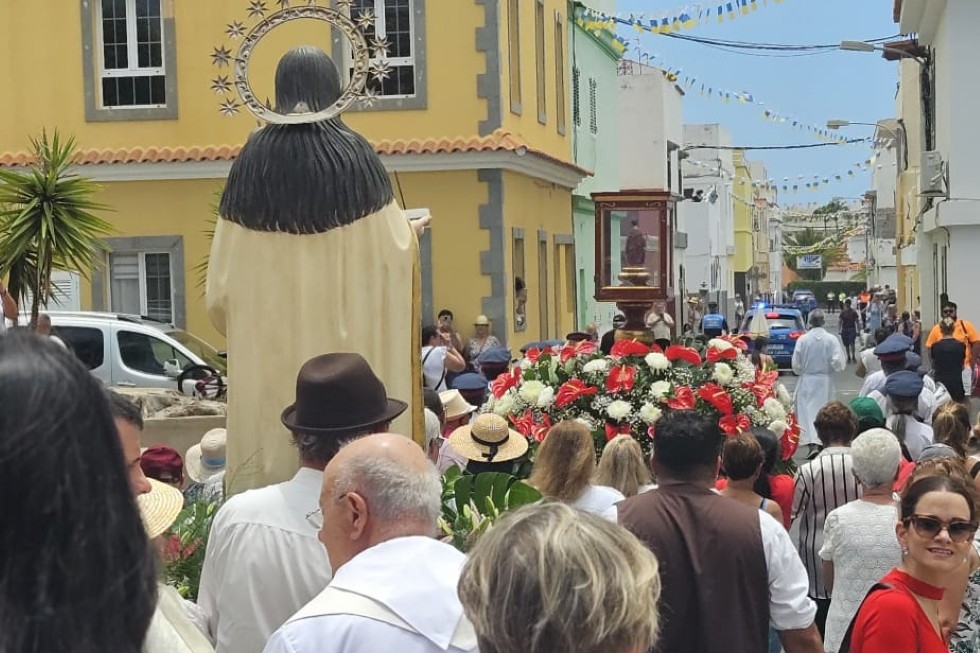 Procesión en honor a San Fernando El Chico