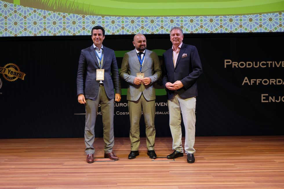 Representación de Gran Canaria con Peter Walto, presidente de la IAGTO, en el Congreso Europe de 2024, celebrado en Málaga.