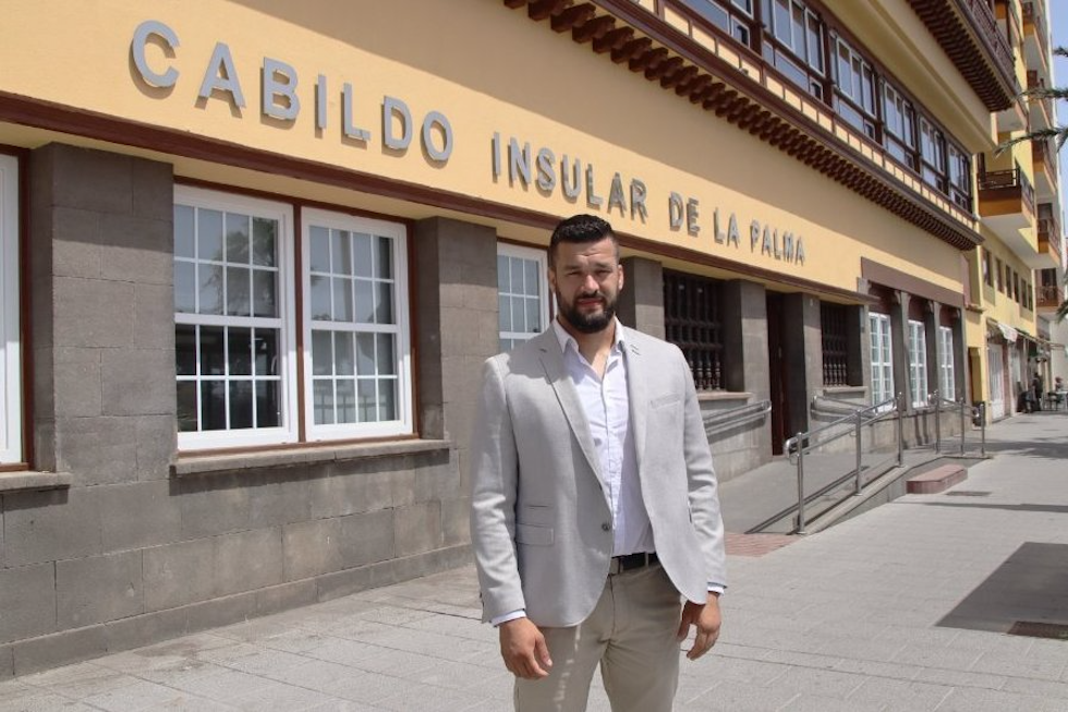 El Cabildo refuerza la Línea 23 de Fuencaliente con nuevas expediciones y cambios horarios