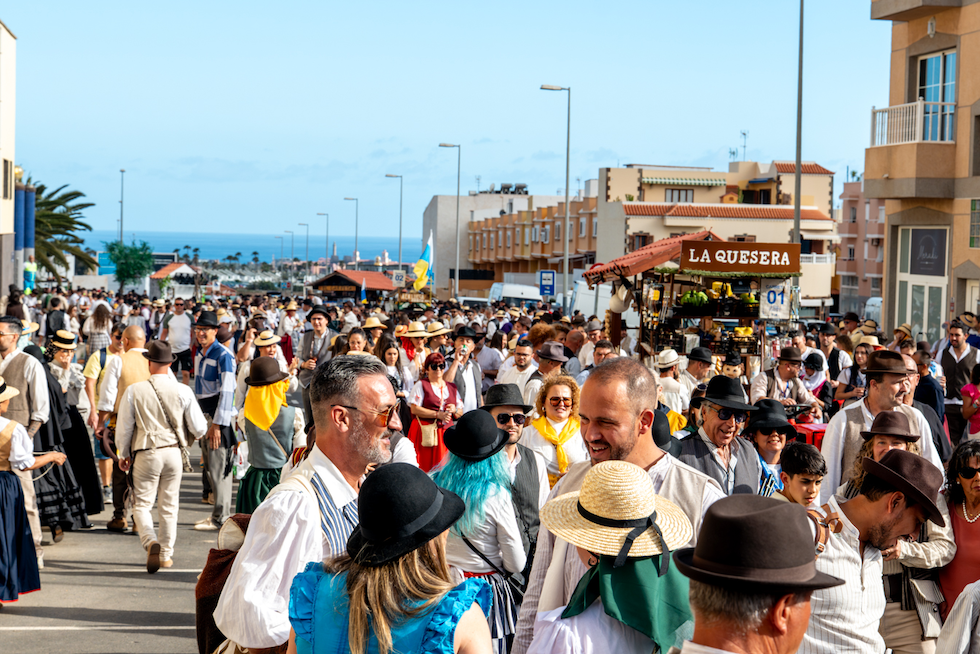 Más de 7.000 personas participan en la romería de El Tablero