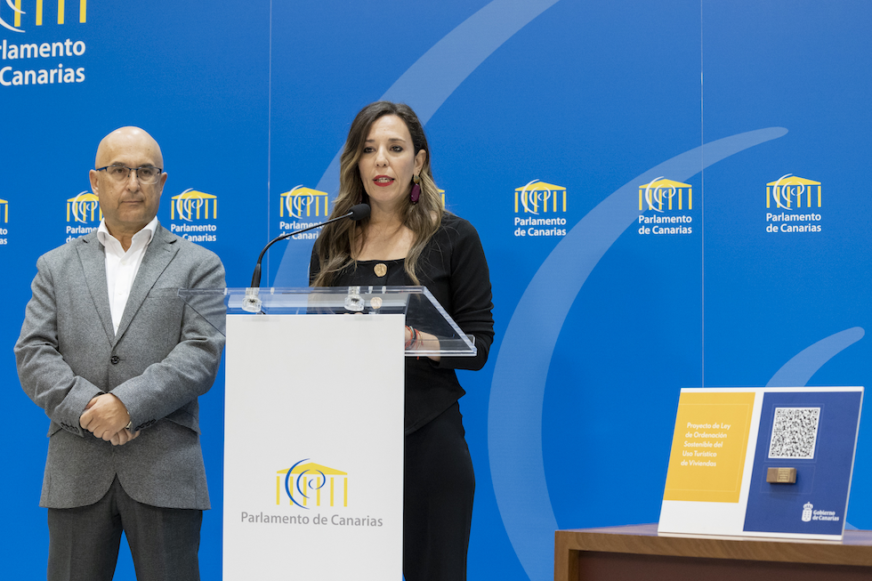 La Justicia avala la consulta pública sobre la ley de vivienda vacacional en Canarias