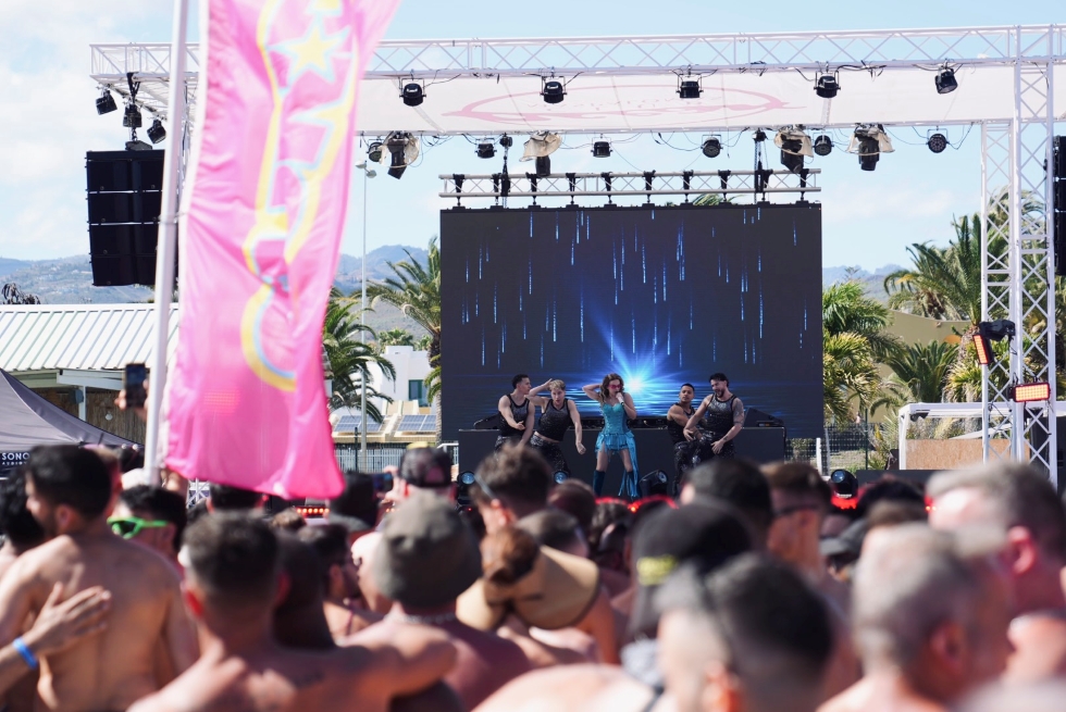 Melody, sobre el escanario de Maspalomas Pride