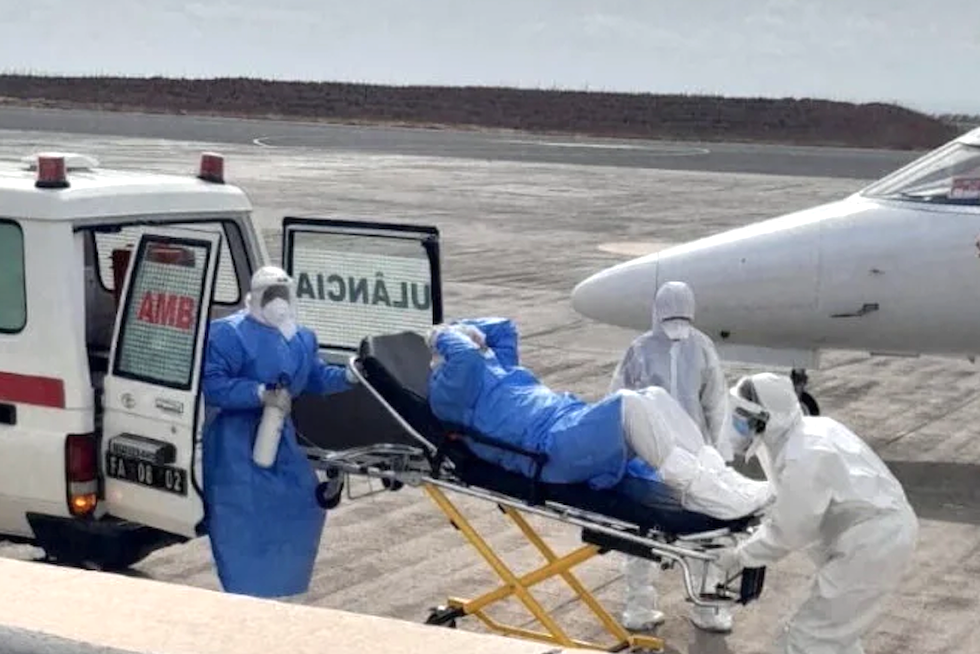 Evacuaci&oacute;n a&eacute;rea de tres pacientes sospechosos de tener hantavirus | Reuters
