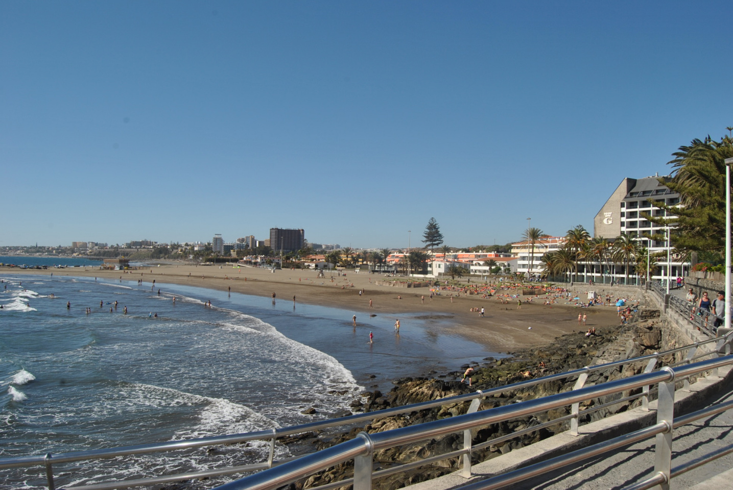 San Bartolomé de Tirajana suma La playa de Las Burras y refuerza su liderazgo en banderas azules