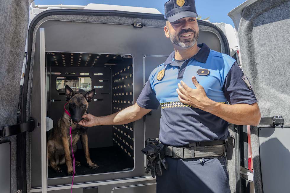 La Policía Local de Mogán incorpora nuevos vehículos y refuerza la Unidad Canina