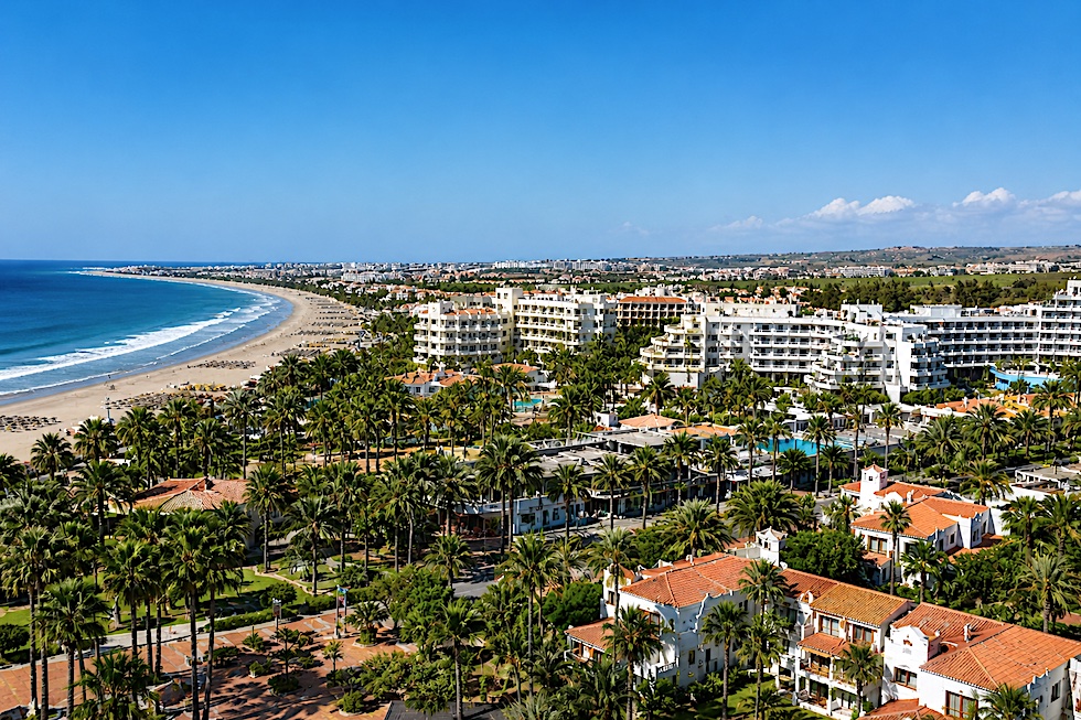 La IA deja fuera al 84% de hoteles en España y reduce reservas directas en Maspalomas