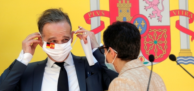El ministro de Exteriores alemán, Heiko Maas, y su homóloga, la ministra de Asuntos Exteriores, Unión Europea y Cooperación, Arancha González Laya | EFE