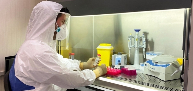 Análisis de pruebas sobre coronavirus. Europa Press