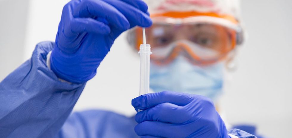 Pruebas de COVID-19. EFE