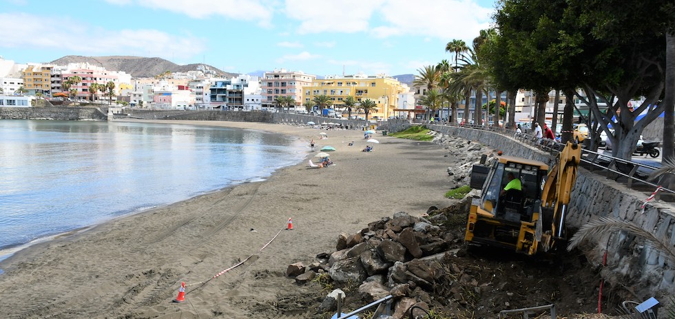 Obras, rehabilitación en la playa de las Marañuelas