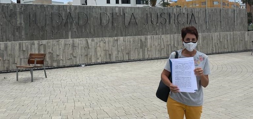 Onalia Bueno lleva a la Fiscalía las denuncias de agresión sexual y prostitución realizadas por los empleados de un complejo que acoge a menores migrantes en Puerto Rico.