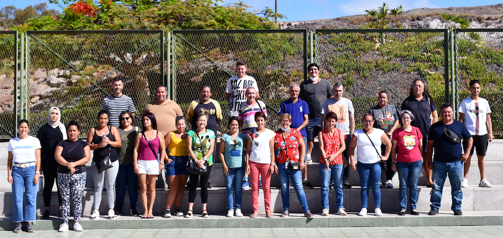 Los vecinos, la alcaldesa y ediles