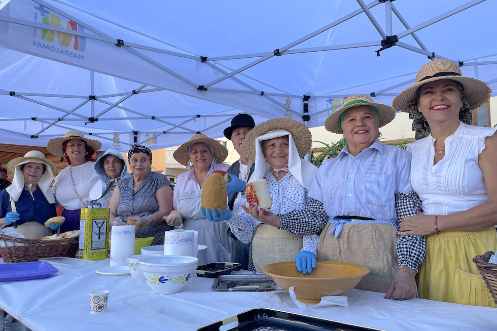 Comidas típicas preparadas por las mujeres de La Cuadrilla