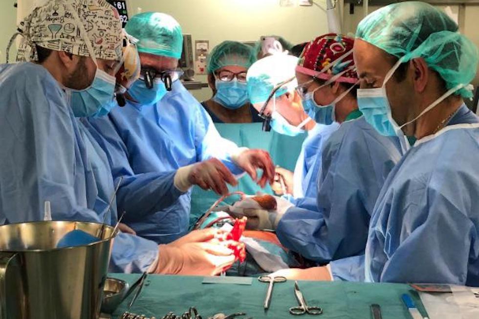 Mometo de una intervención de transplante cardiaco