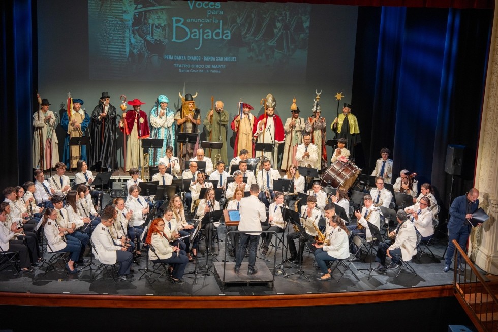 Concierto de la Banda de Música San Miguel y Peña de Danza de Enanos
