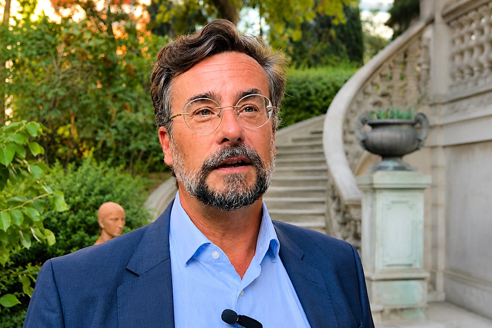 Nicolás Villalobos reivindica el papel del turismo en el progreso de Canarias al recibir un Premio Gentleman