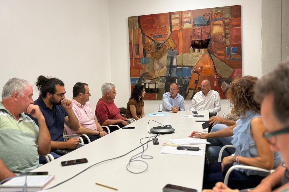 El Cabildo trabaja con el subsector agrícola en nuevas vías para optimizar la gestión y el rendimiento económico de los residuos agrarios