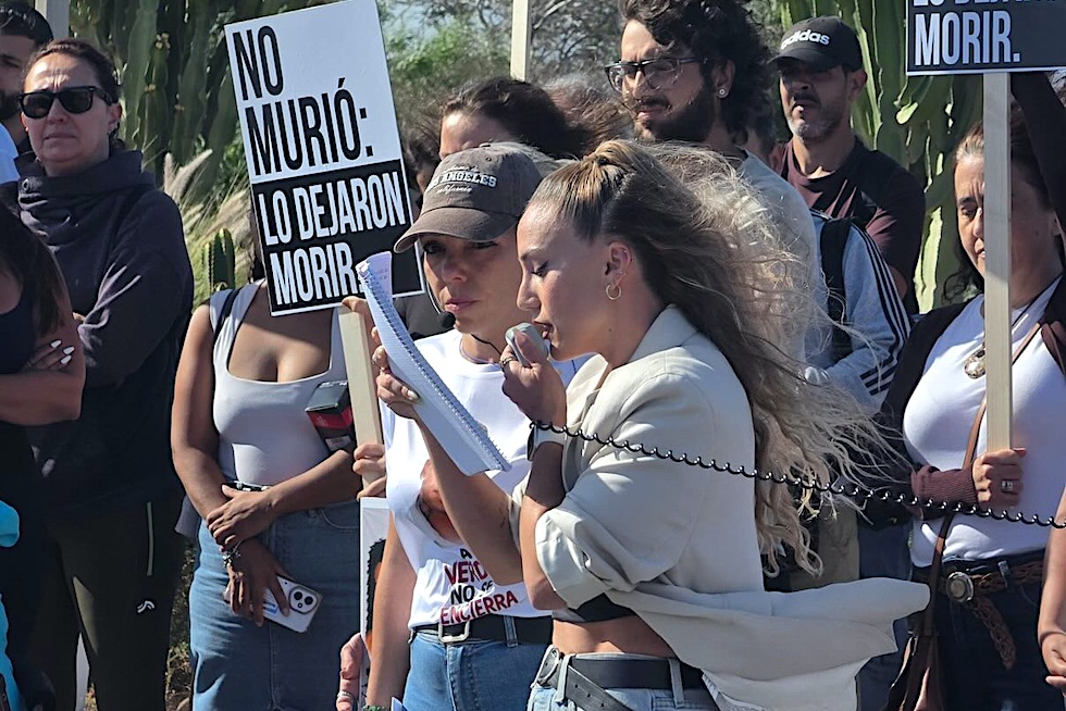 Las familias de dos internos fallecidos reclaman respuestas ante la prisión de Juan Grande