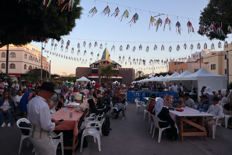 Las últimas aparceras de El Tablero reivindican la memoria de la zafra en una feria con sabor a tomate