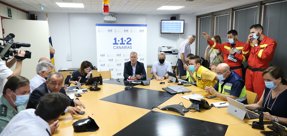 &Aacute;ngel V&iacute;ctor Torres asiste a la reuni&oacute;n t&eacute;cnica sobre la extinci&oacute;n del incendio forestal en el norte de Tenerife | ACFI PRESS