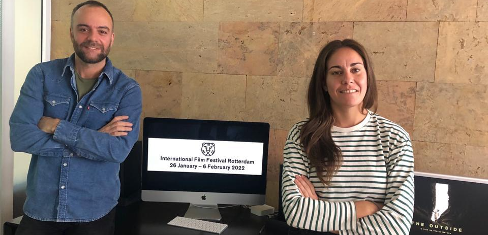 El director de cine, Víctor Moreno junto a Silvia Sánchez productora ejecutiva