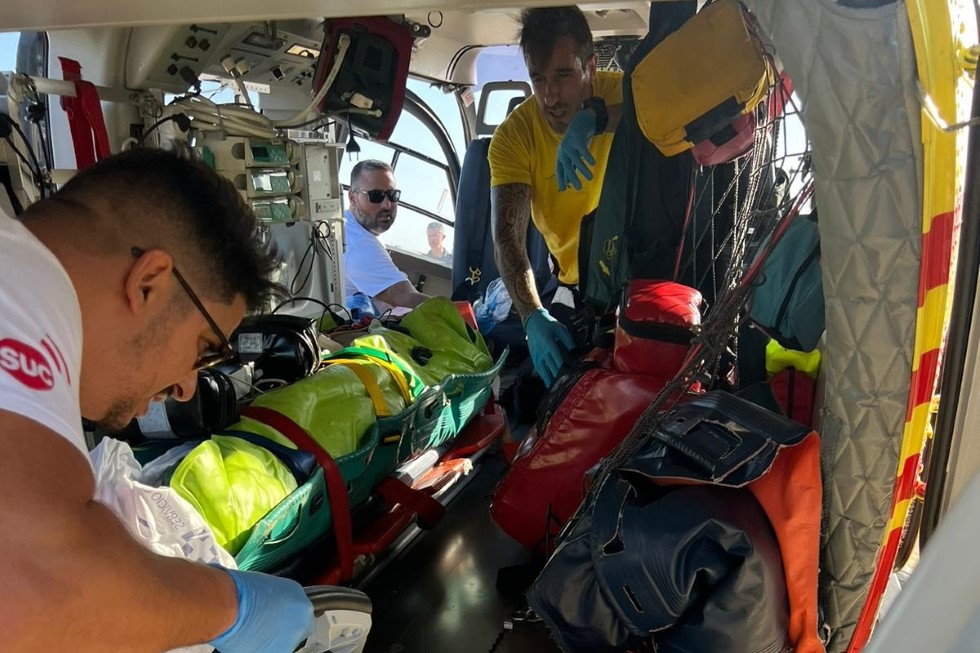 Rescate en helicóptero medicalizado. 1-1-2 Canarias