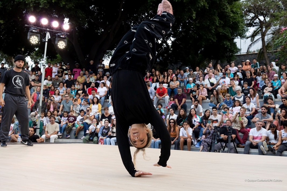 Breaking MASDANZA