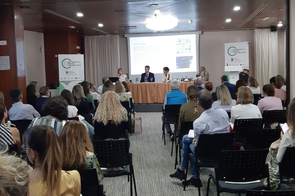 Alicia Concepcion, Manuel Sarmien to, Fernanda Pérez y José Suay