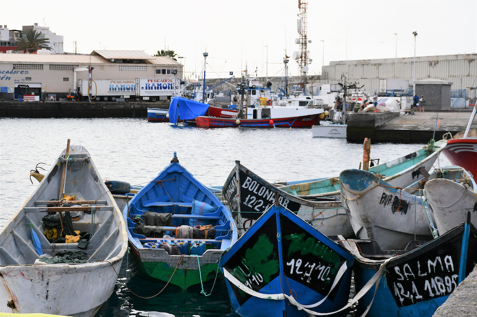 Pateras acumuladas en el muelle. Imagen de archivo