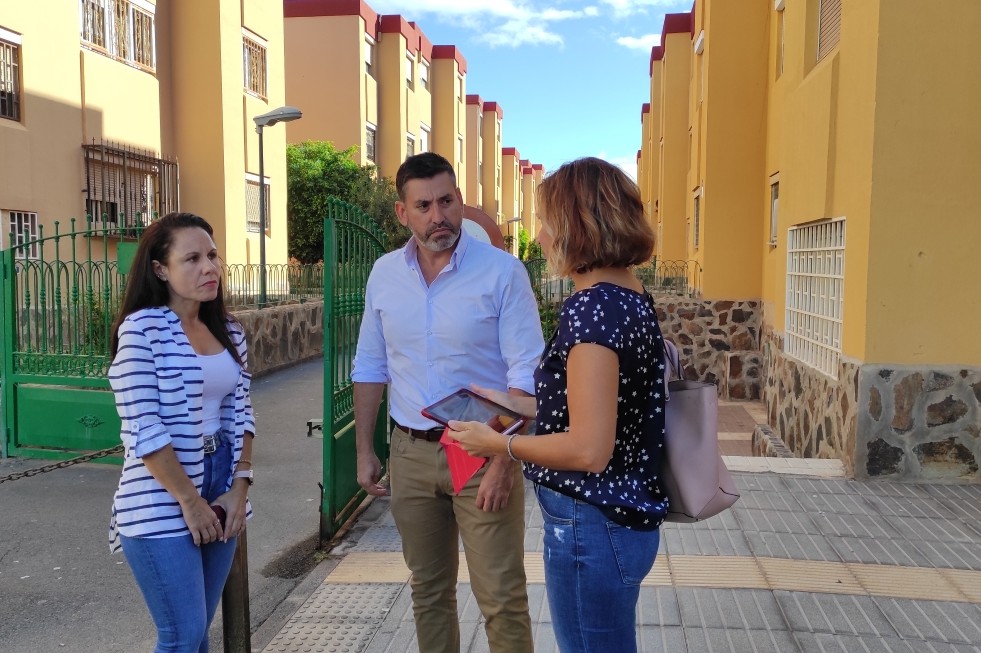 Lucía Jimenez en una resiente visita para el proyecto ARRU Las Llaves
