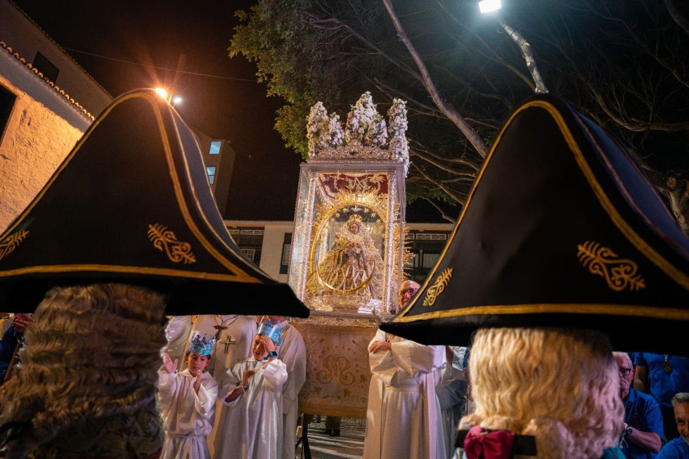 Los Enanos danzan ante la Virgen de las Nieves en Santo Domingo para despedirse hasta 2030
