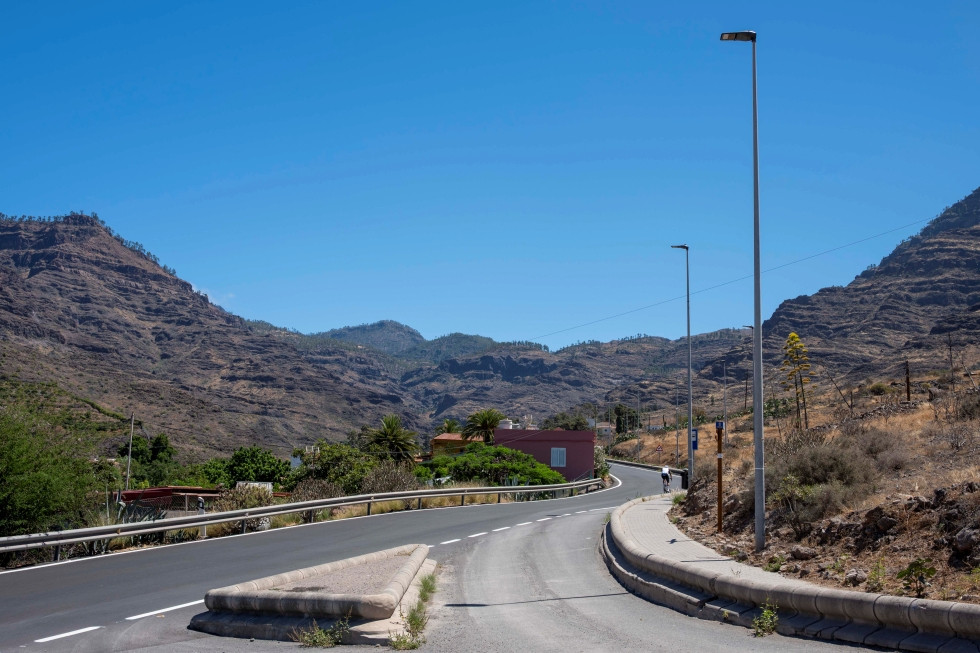 Nuevo alumbrado eficiente Valerones de Arriba y  Los Llanos
