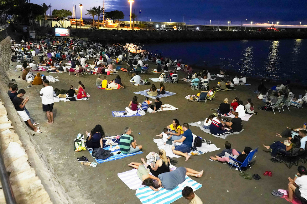 Cine en la playa de las Marañuelas