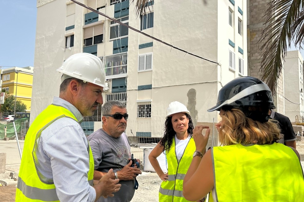 La rehabilitación del Grupo IFA alcanza el 70 % con la instalación de los ascensores