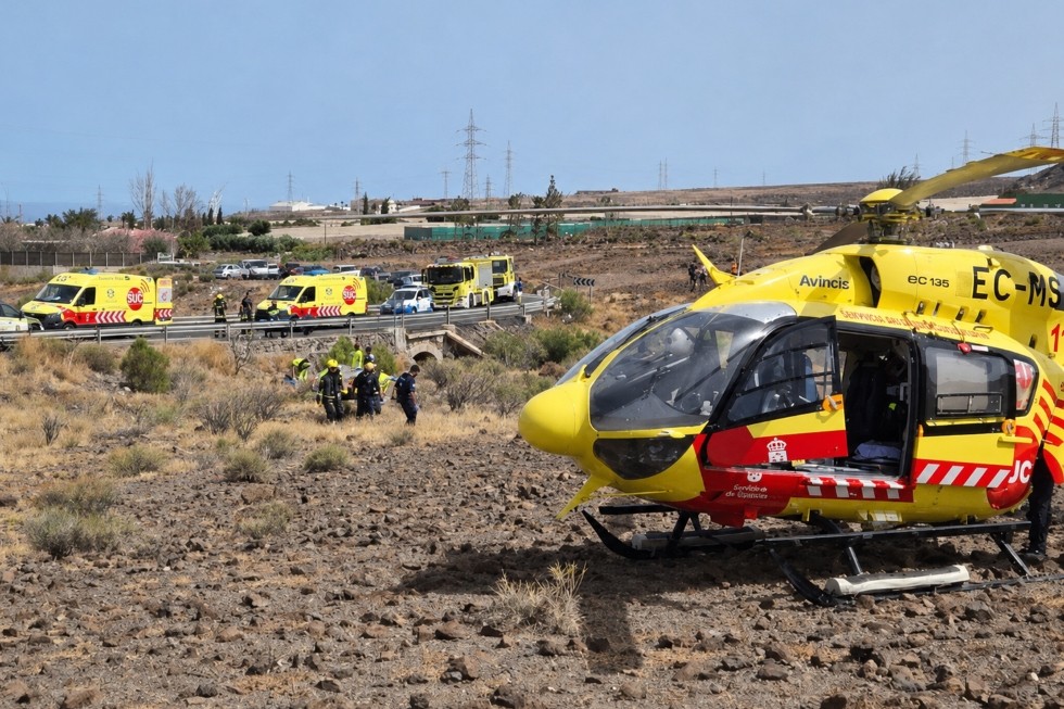 Evacuado en helicóptero un motorista herido grave en Santa Lucía de Tirajana