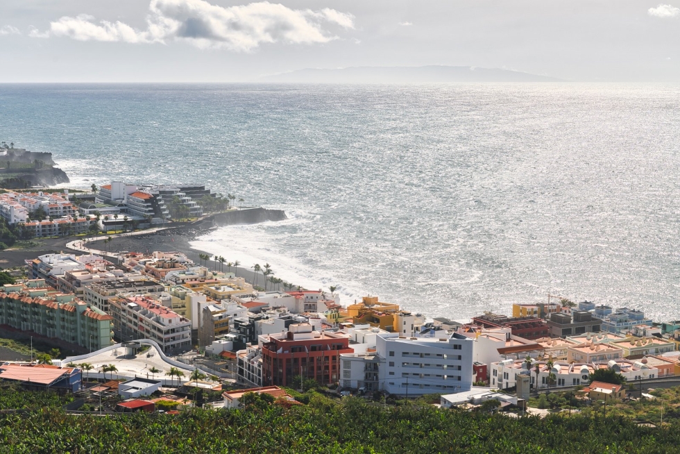 El Cabildo de La Palma reduce la zona restringida de Puerto Naos a una parte de la Playa Chica