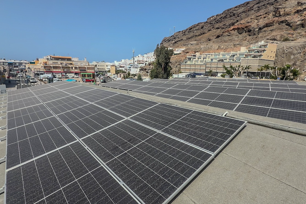 El Intercambiador de Mogán incorpora una planta solar para reducir su consumo eléctrico