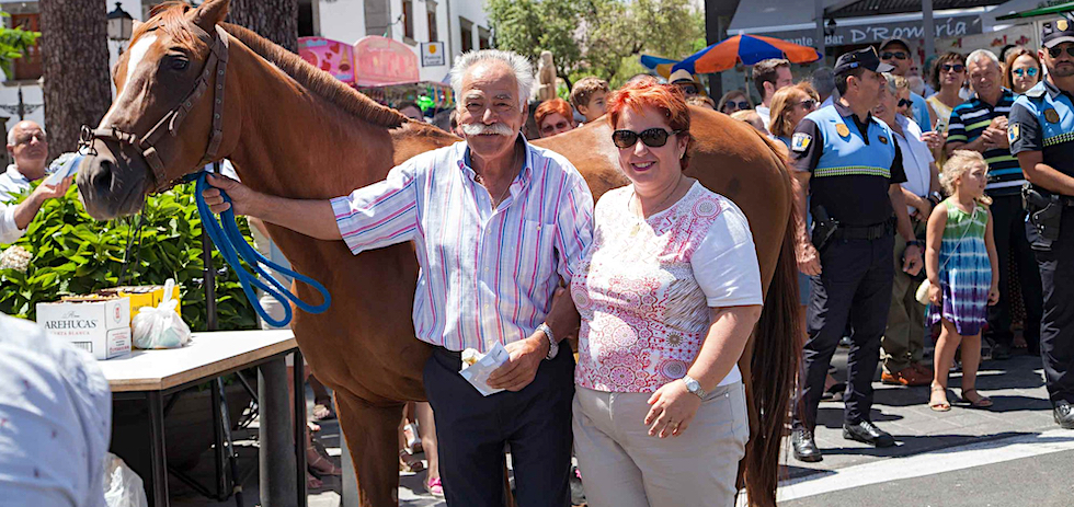 Pino Dolores Santana posa en las Fiestas de Tunte.