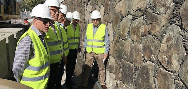 Representantes del Gobierno de Canarias y el Ayuntamiento visitaban en 2017 las obras de mejora de la red de pluviales.