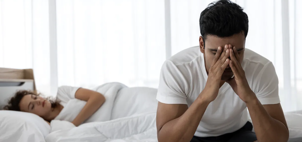 Una nueva investigaci&oacute;n ha descubierto que algunos hombres que han padecido covid-19 podr&iacute;an experimentar efectos secundarios sexuales no deseados. tuaindeed/iStock via Getty Images