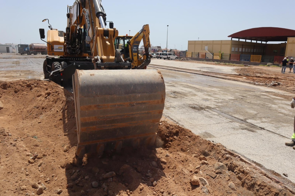 Tranajos de rehabilitación de la plaza pública del polígono T-8