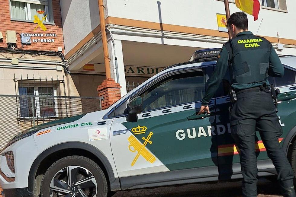 Imagen de archivo de la Guardia Civil durante una actuaci&oacute;n.