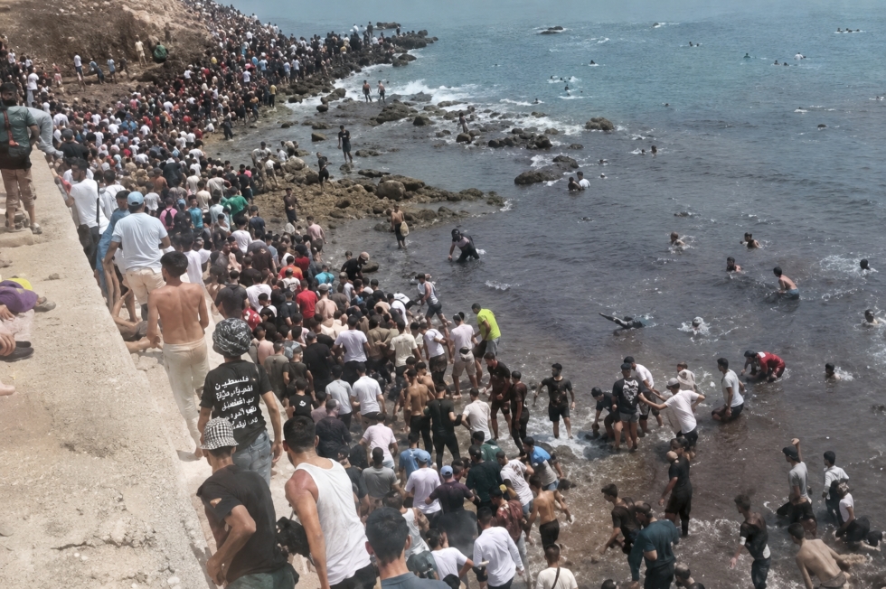 Invasi&oacute;n territorial en Ceuta el pasado 2 de agosto. RR.SS. | Maspalomas Ahora