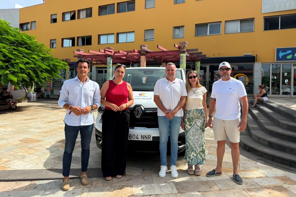 Tazacorte incorpora un vehículo adaptado para el Centro de Día y la Residencia Municipal